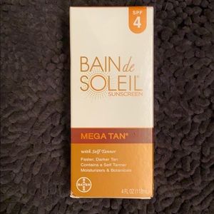 BAIN de Soleil Sunscreen Mega Tan with Self Tanner 4 FL OZ SPF 4